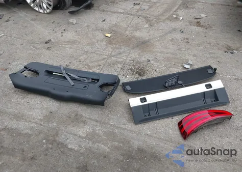 2015 Audi Q3 2.0T Premium Plus z USA, uszkodzony, nr VIN WA1GFCFSXFR008452